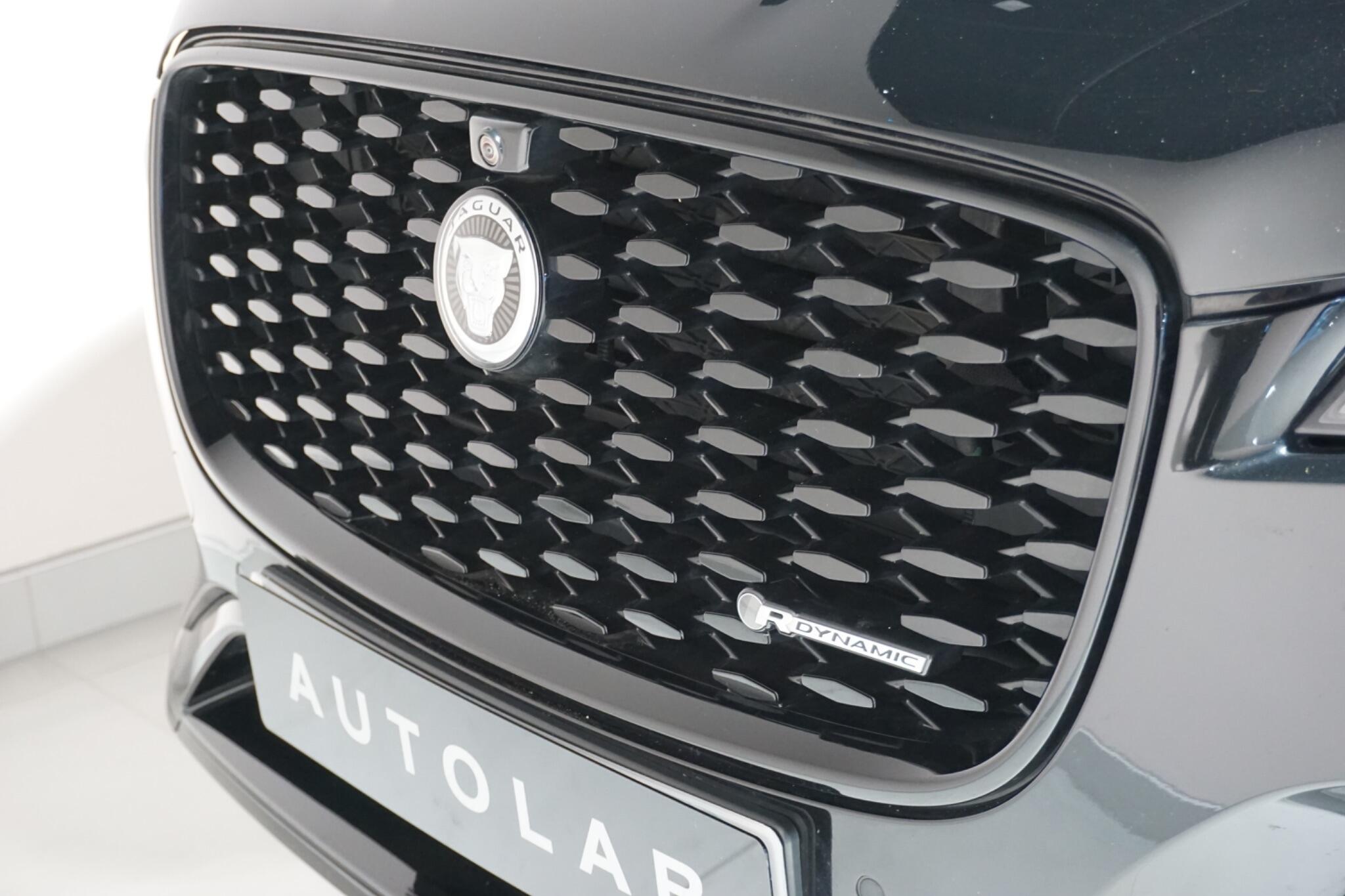 Jaguar F-PACE 3.0 D300 MHEV R-Dynamic HSE Black SUV 5dr Diesel Auto AWD Euro 6 (s/s) (300 ps)